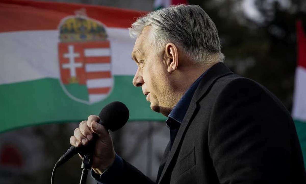 망신살 뻗친 트럼프… 헝가리 16년 만에 정권교체