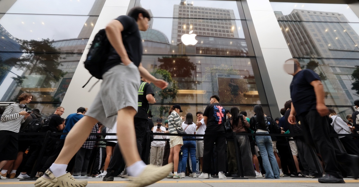 단 4개월 남았다... 전 세계인 기다리던 ‘접는 아이폰’ 이례적 생산량