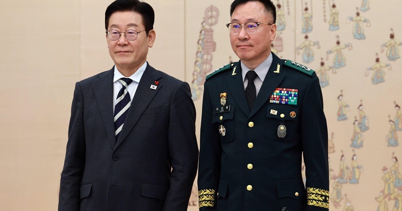 파격...별 3개였는데 단 5개월 만에 '별 4개' 된 육군 정체