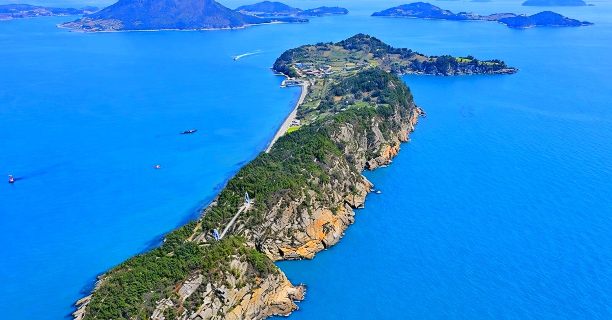 제주도인 줄 알았네... 한국 사람들 의외로 잘 모르는 여수의 숨은 '보물섬'