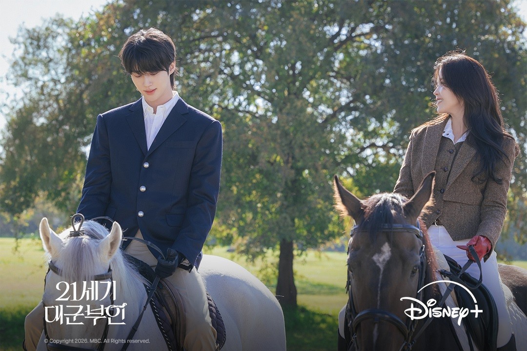 변우석, 아이유 캐스팅으로 화제를 모은 '21세기 대군부인' / 디즈니+