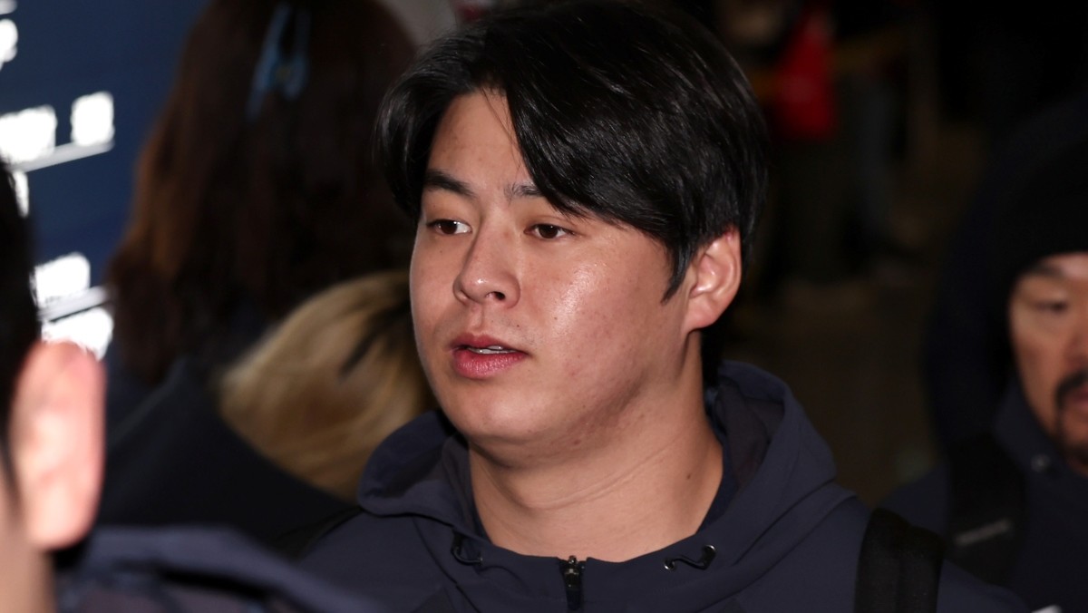 노시환이 지난 1월 9일 오전 인천국제공항 제1여객터미널에서 월드베이스볼클래식(WBC) 대비 1차 전지훈련을 위해 사이판으로 출국하고 있다. / 뉴스1