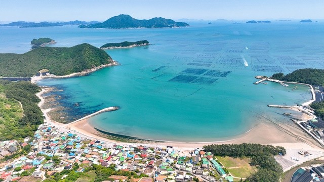 신지면 동고리 전경 / 완도군