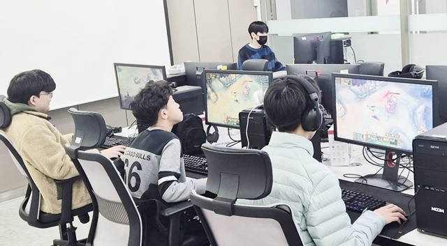 호남대학교 산학협력단이 위탁 운영하는 광주이스포츠교육원은 제20회 전국장애학생체육대회 출전을 준비하는 선수들을 대상으로 ‘장애인 e스포츠 교실’을 운영을 시작했다. / 호남대