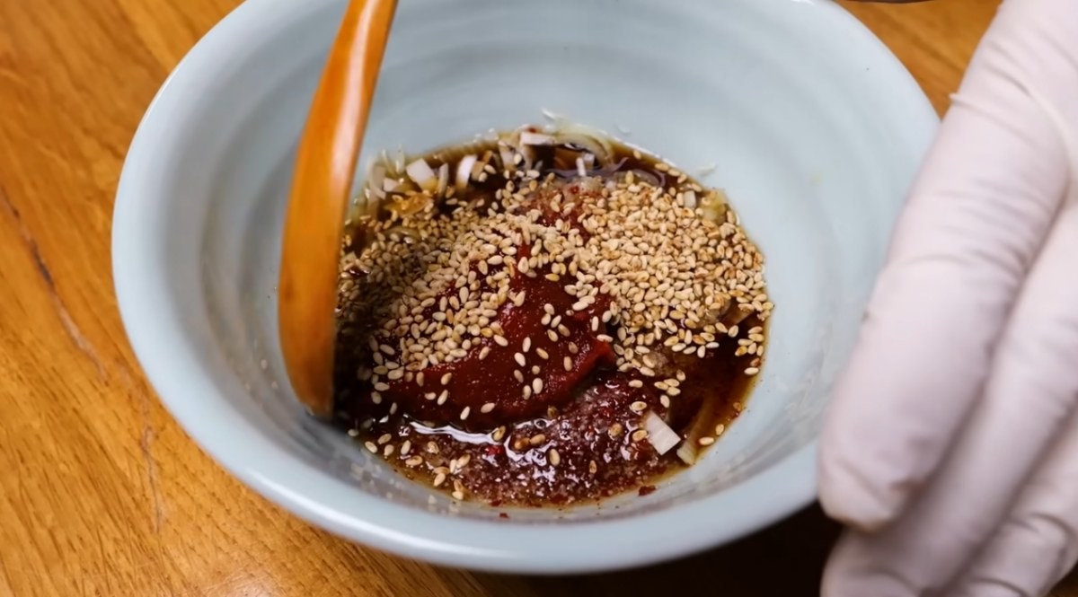 양념장을 만드는 모습 / 유튜브 '김대석 셰프TV'