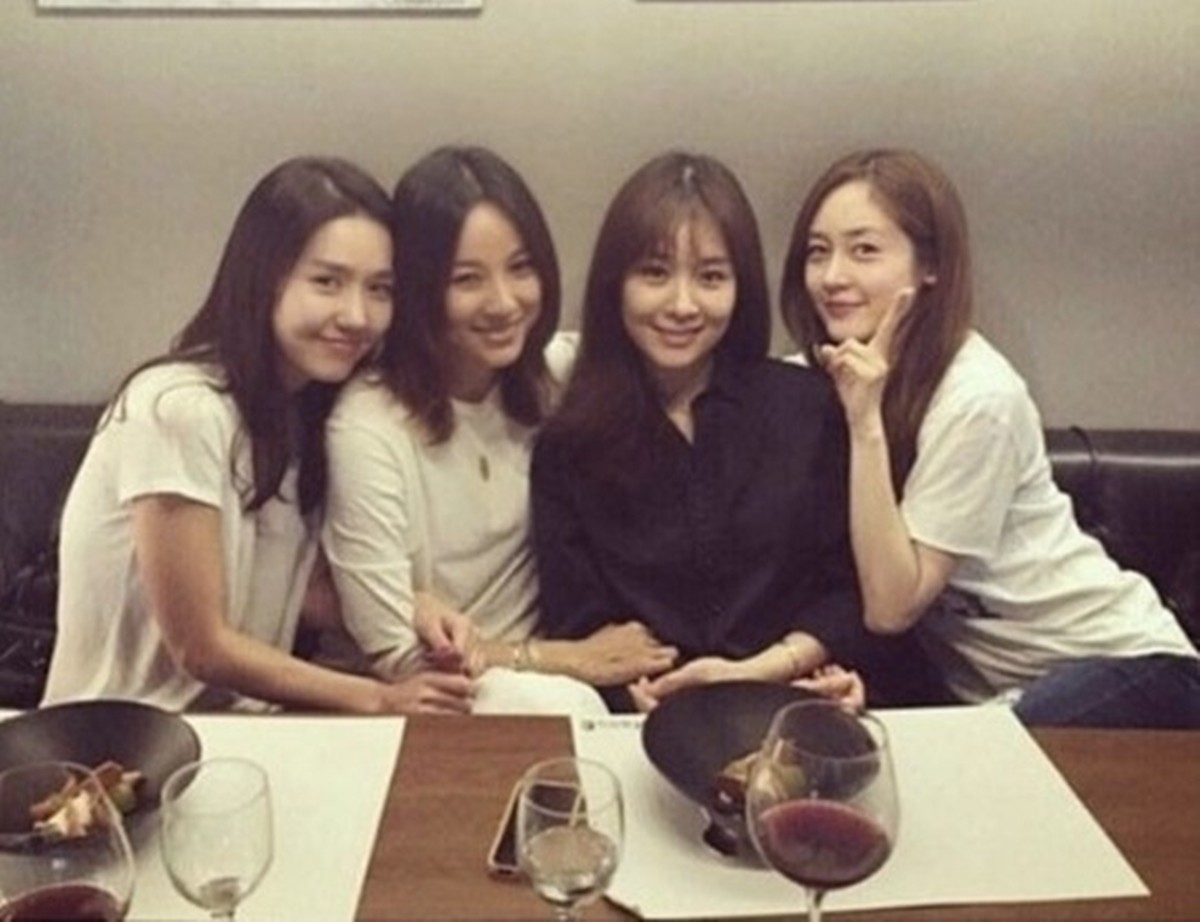 핑클 멤버 이진, 이효리, 옥주현, 성유리 / 옥주현 페이스북