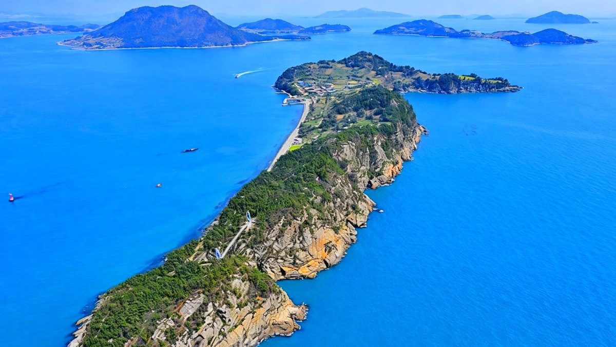 여수 하화도. 기사 내용 토대로 AI툴 활용해 제작한 자료사진.