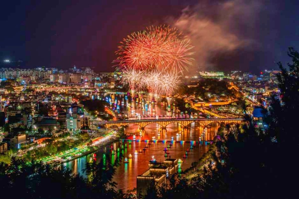 진주 남강유등축제 / 한국관광공사(촬영 : 장재윤)