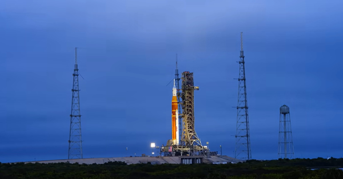 54년 만의 달 궤도 복귀 성공…계좌에 '우주'를 담아야 하는 '이유'