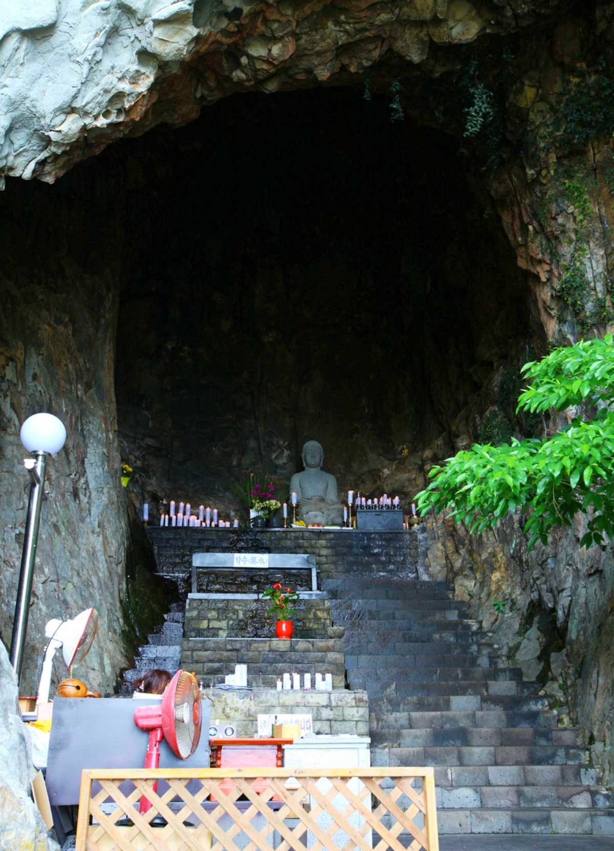 산방굴사 / 한국관광공사(촬영 : 이범수)