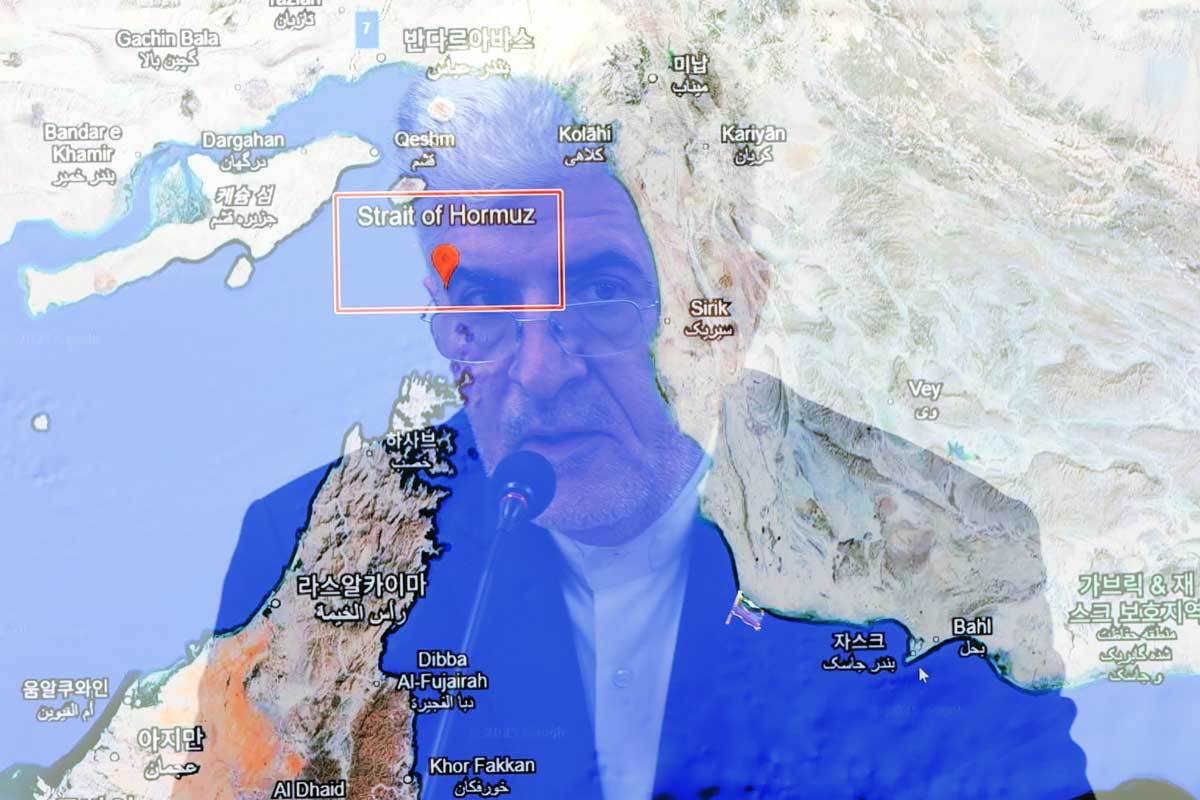 첫날 뚫렸다…미국 호르무즈 봉쇄망 빠져나간 유조선의 정체