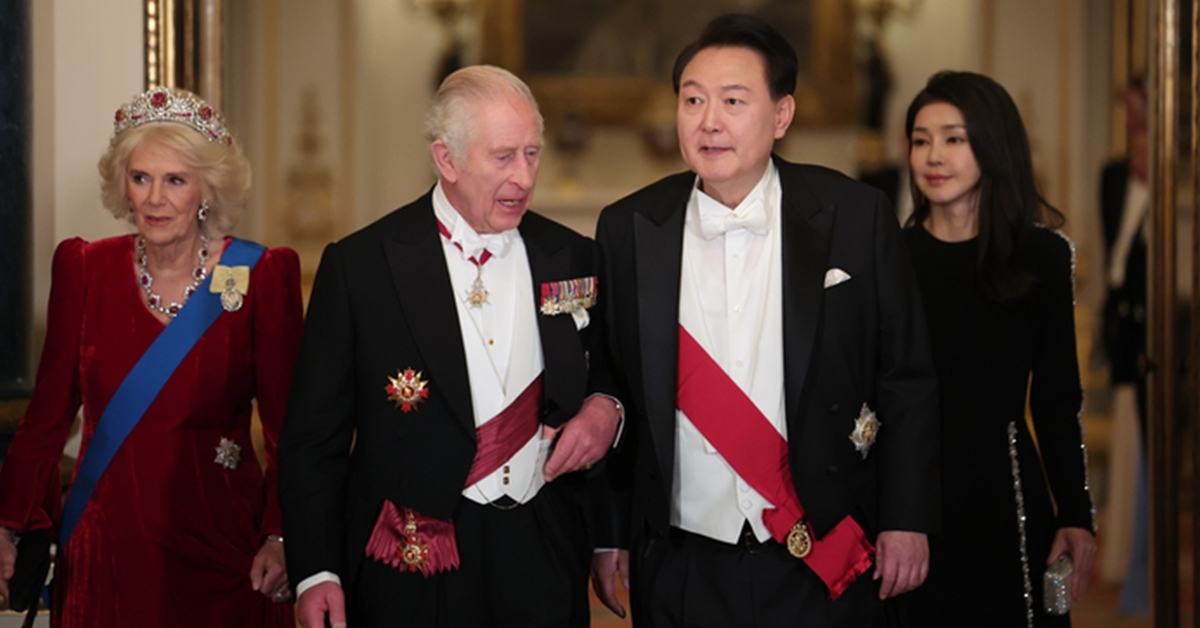 윤석열 전 대통령이 영국 국왕에게 받은 한정판 위스키가 대통령기록관에 없는 이유