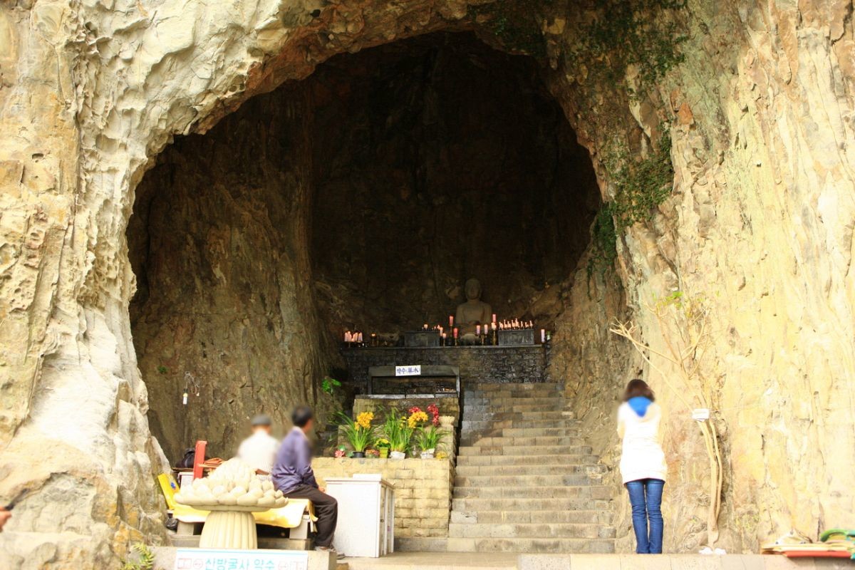 산방굴사 / 한국관광공사(촬영 : 김지호)