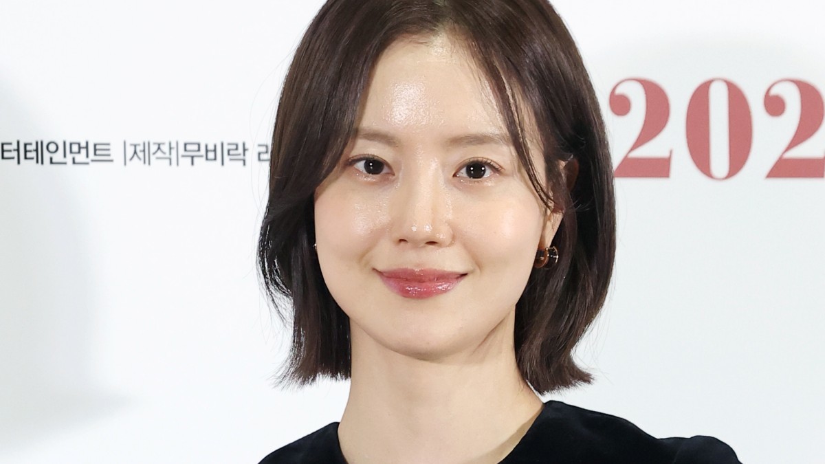  문채원, 비연예인 남성과 오는 6월 깜짝 결혼…자필편지 공개  