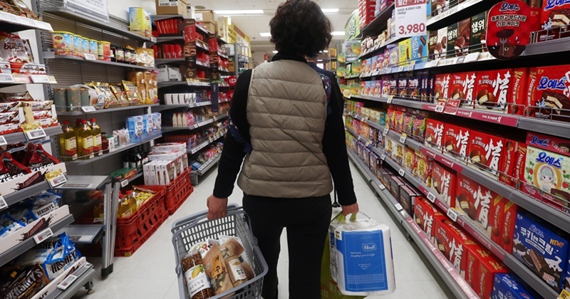 "장 보러 간 엄마, 대충격"...고기, 계란 가격 '이만큼이나' 올랐다 