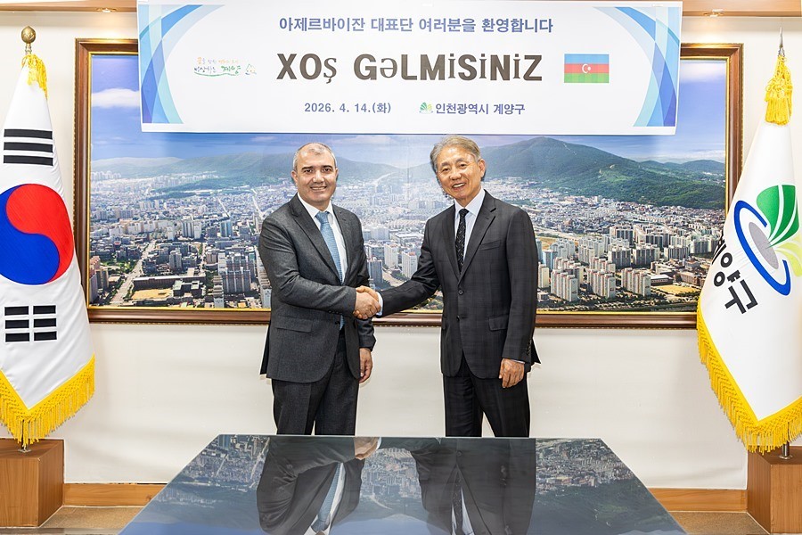 윤환 계양구청장(오른쪽)