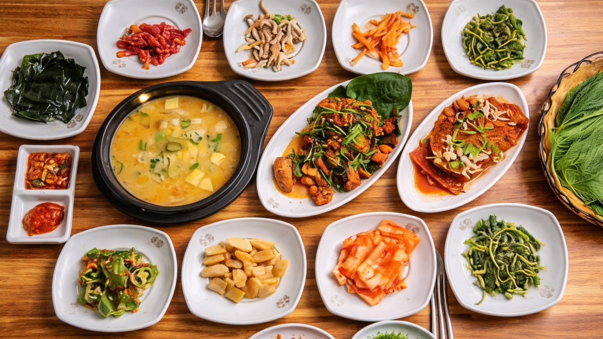 산청약초식당 메뉴를 토대로 ai툴 활용해 제작한 이미지.