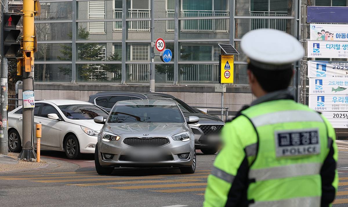 우회전 일시정지 위반 집중단속 / 뉴스1