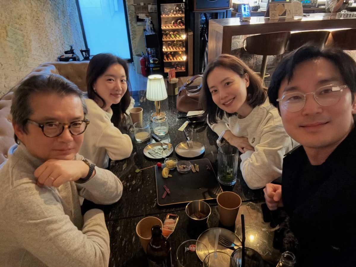 장희진과 문채원 그리고 동료들. / 장희진 인스타그램