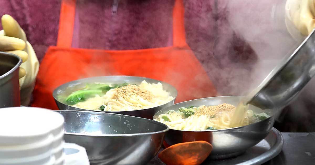 '2026 전국 칼국수 가격 순위' 3위는 경기, 2위는 서울, 1위는 놀랍게도…