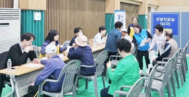 함평군에 찾아온 반가운 손님! '농촌 왕진버스'가 떴다