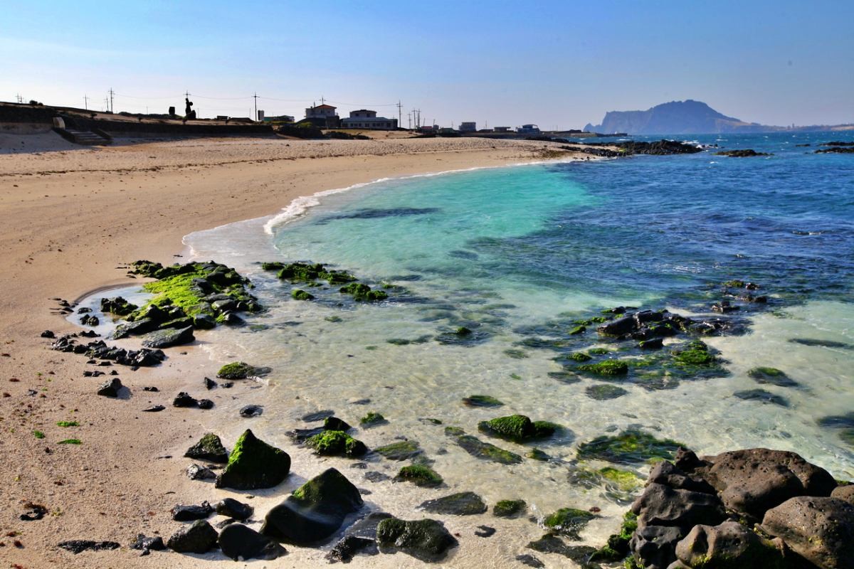 우도 홍조단괴(서빈백사) 해변 / 한국관광공사(촬영 : 이범수)