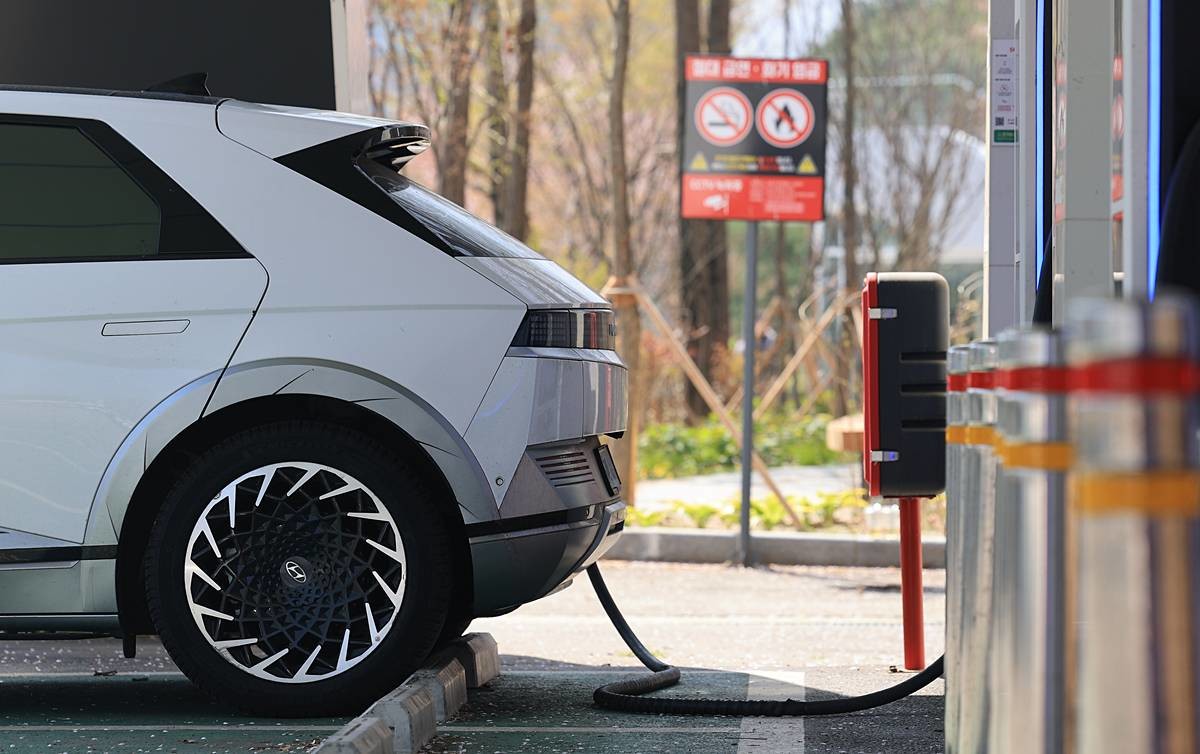 서울 시내의 전기차 충전소 모습 / 뉴스1