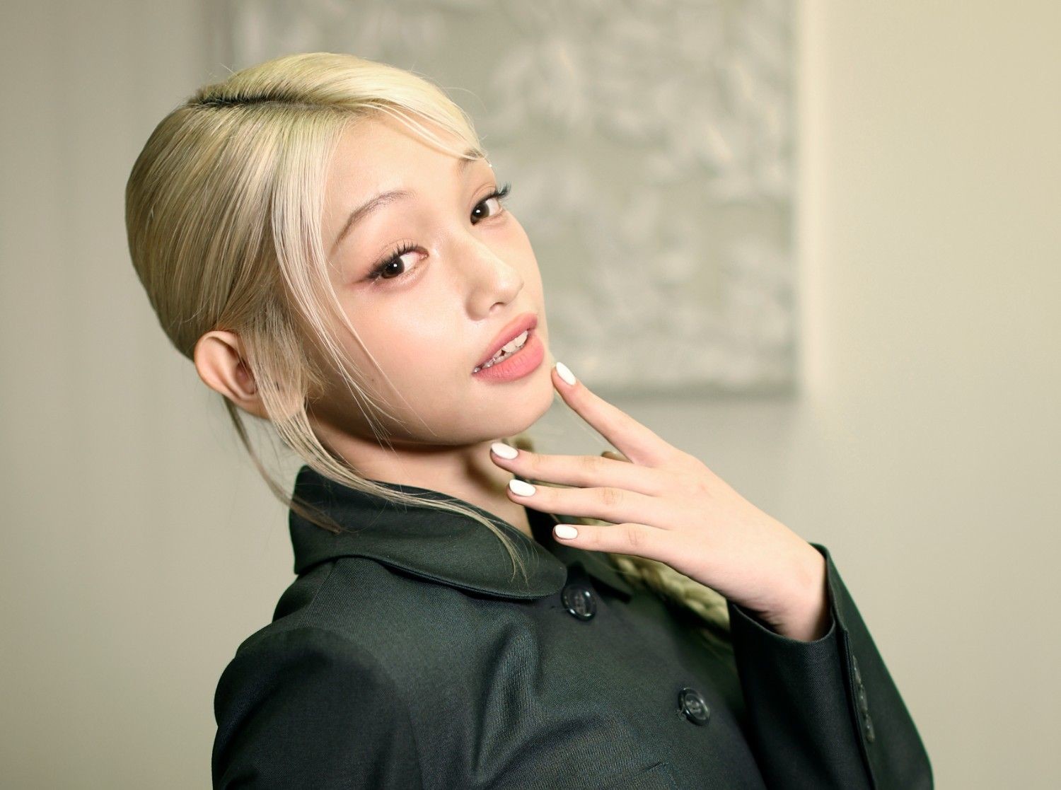 UNIS Gehlee Doing a Photoshoot  / News1