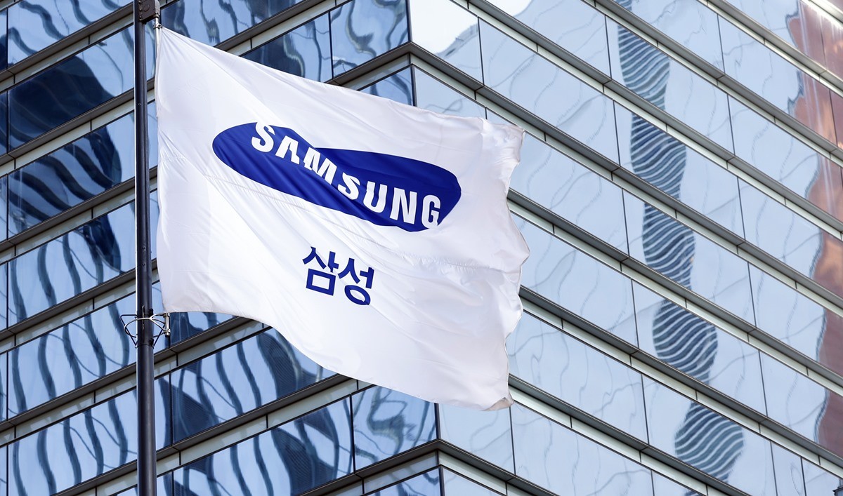 기사 이해를 돕기 위한 자료 사진. 삼성전자가 생산라인을 포함한 주요 사업장 점거 등 노조의 불법 쟁의행위를 막기 위한 가처분 신청을 냈다. 삼성전자는 이날 수원지방법원에 '위법 쟁의행위 금지 가처분'을 신청했다. 노조의 반도체 생산라인 등 주요 시설 점거를 방지해 경영상의 큰 손실을 막으려는 차원인 것으로 전해졌다. / 뉴스1