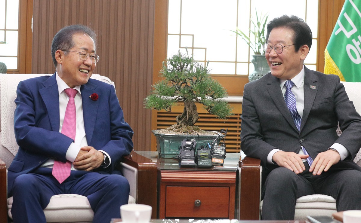 청와대서 이재명 대통령 만나는 홍준표 “나는 백수, 안 갈 이유 없다”