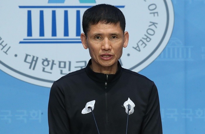 서울 여의도 국회 소통관에서 기자회견을 갖고 해양수산부의 배·보상 직권재심의를 촉구하던 김동수 씨 / 뉴스1