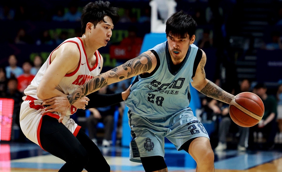 16일 경기 고양시 일산서구 고양소노아레나에서 열린 '2025~2026시즌 LG전자 프로농구 6강 플레이오프 3차전' 고양 소노 스카이거너스와 서울 SK 나이츠의 경기, 2쿼터 고양 소노 케빈 켐바오가 드리블 돌파하고 있다. / 뉴스1