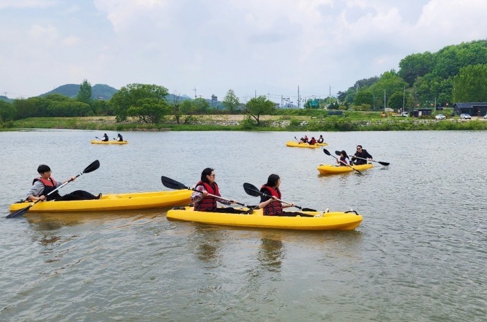 순창군, 섬진강 수상레저기구 무료 체험교실 운영…카누·카약 체험