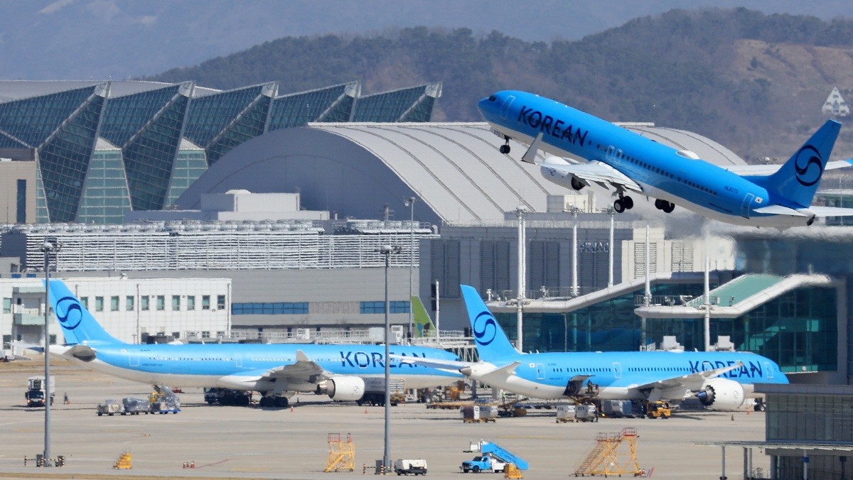 인천국제공항 계류장에서 항공기가 이륙하고 있다. 기사의 이해를 돕기 위한 사진 / 뉴스1