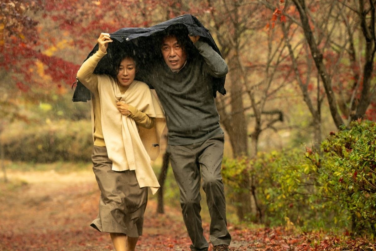 '오후 네시' 주연 배우 장영남과 오달수 / 홀리가든