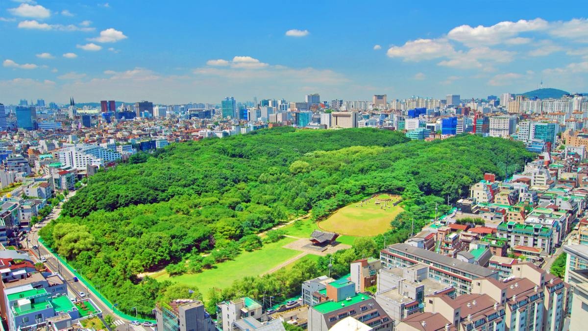 선릉과 정릉(선정릉) / Johnathan21-Shutterstock.com