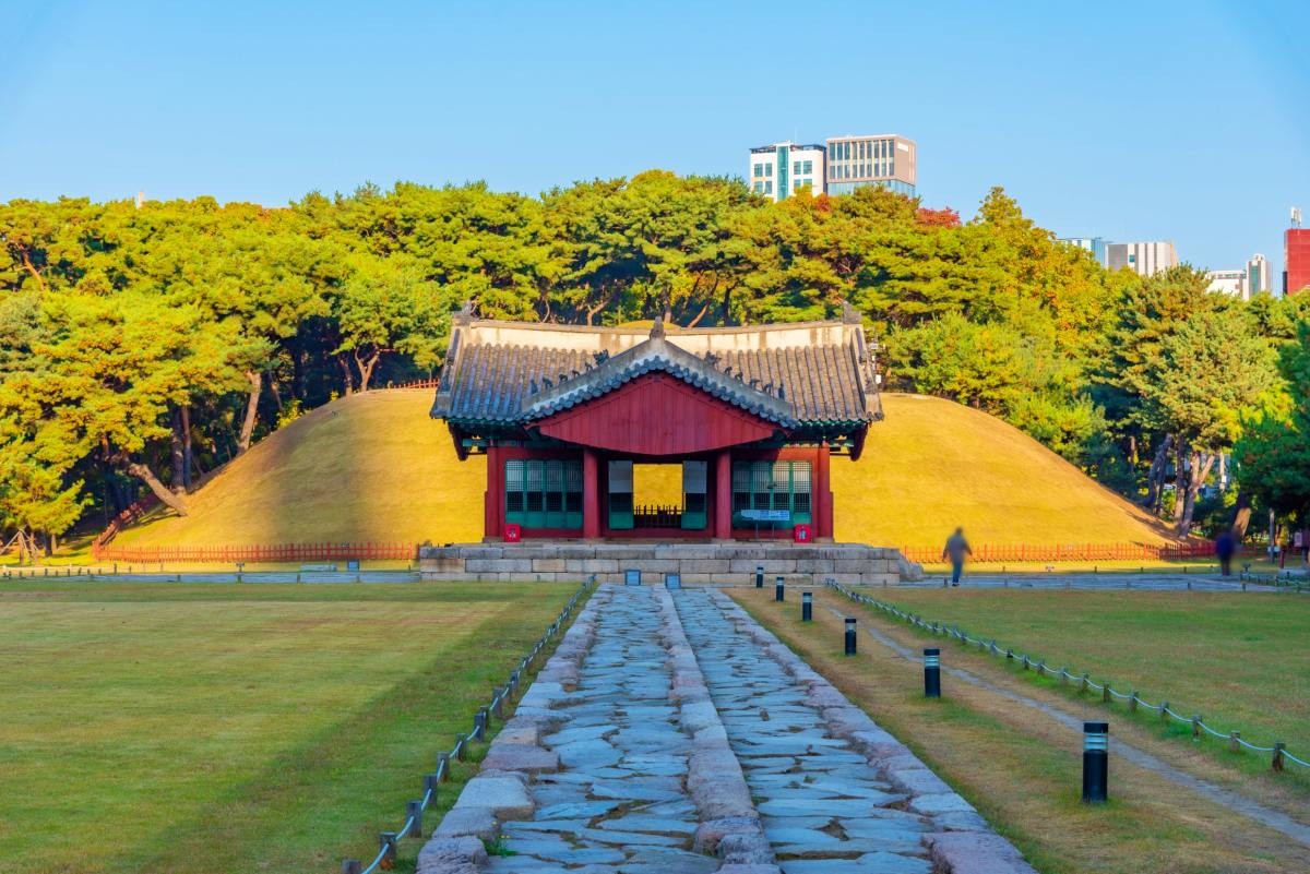 선정릉   / trabantos-Shutterstock.com