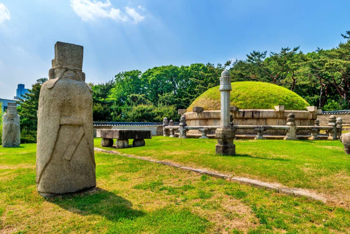 선정릉 / Joshua Davenport-Shutterstock.com