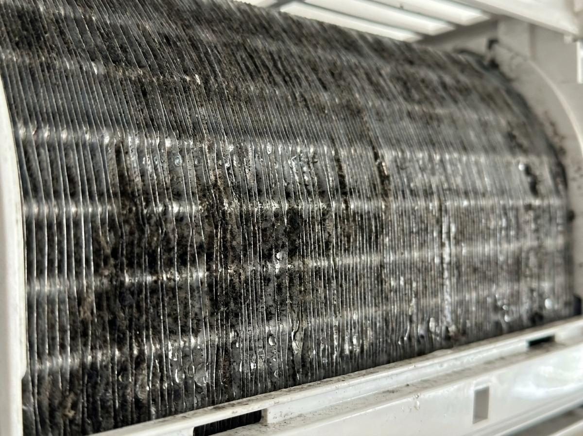 청소해도 더러워지는 에어컨 필터. 기사 내용 토대로 AI툴 활용해 제작한 자료사진.