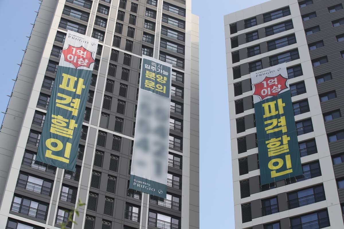 아파트 자료사진. 미분양 쌓인 대구 한 아파트 '1억 할인' / 뉴스1