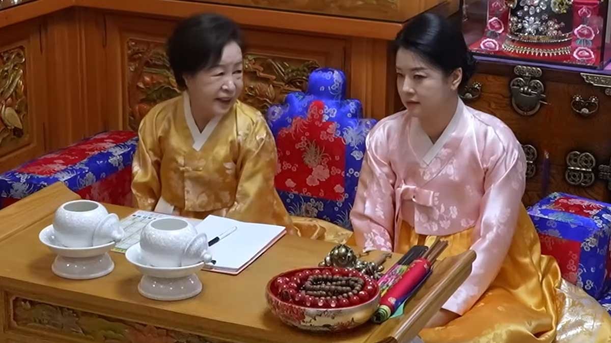 '구기동 프렌즈' 고춘자·이다영 무속인. / 유튜브 'tvN Joy'