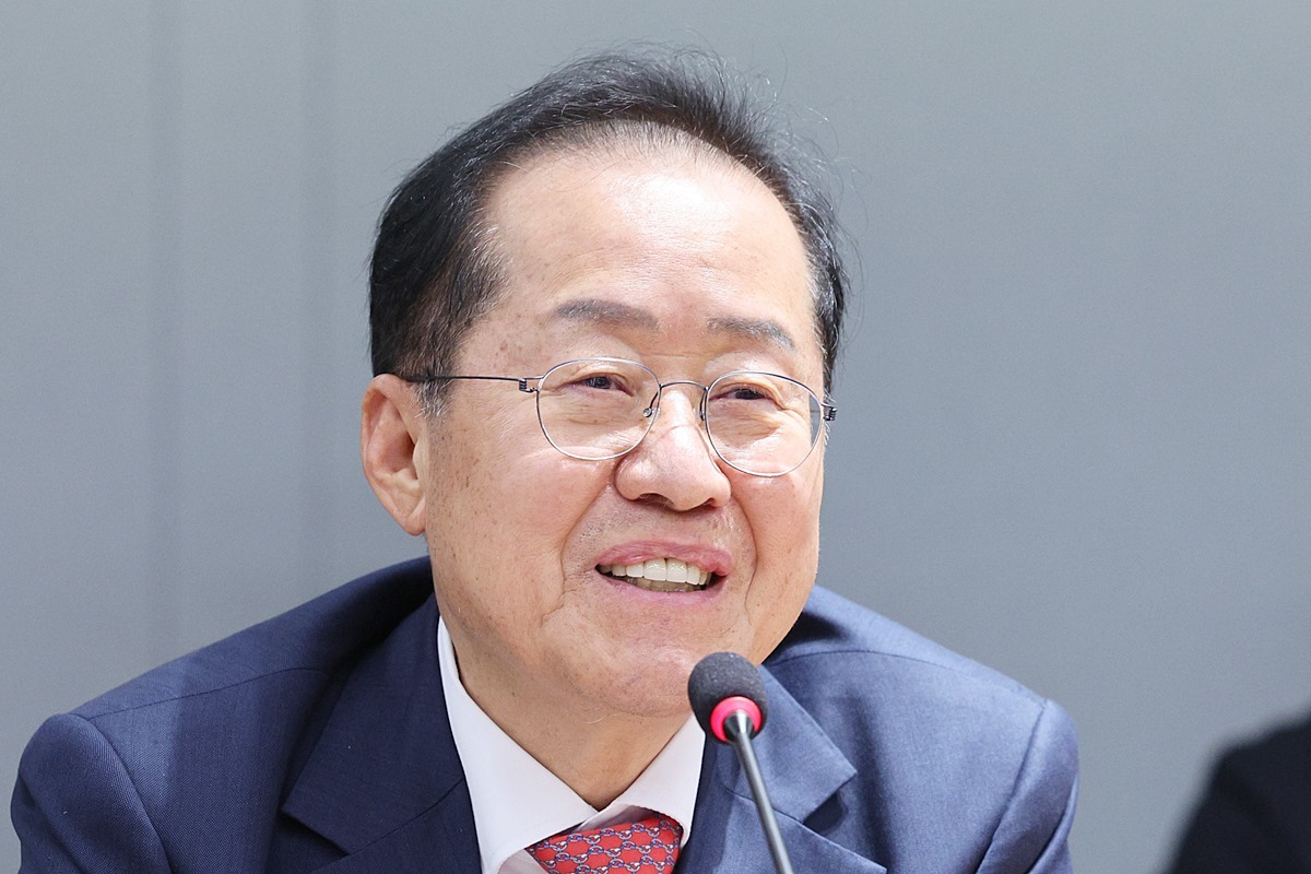 '총리설' 홍준표 향해 국민의힘 일각 격앙…“자기가 먹던 우물에 침 뱉고 가신 분” 