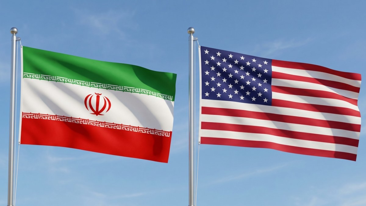 이란 국기(왼)와 성조기(오). 기사의 이해를 돕기 위해 AI툴로 생성한 자료사진.
