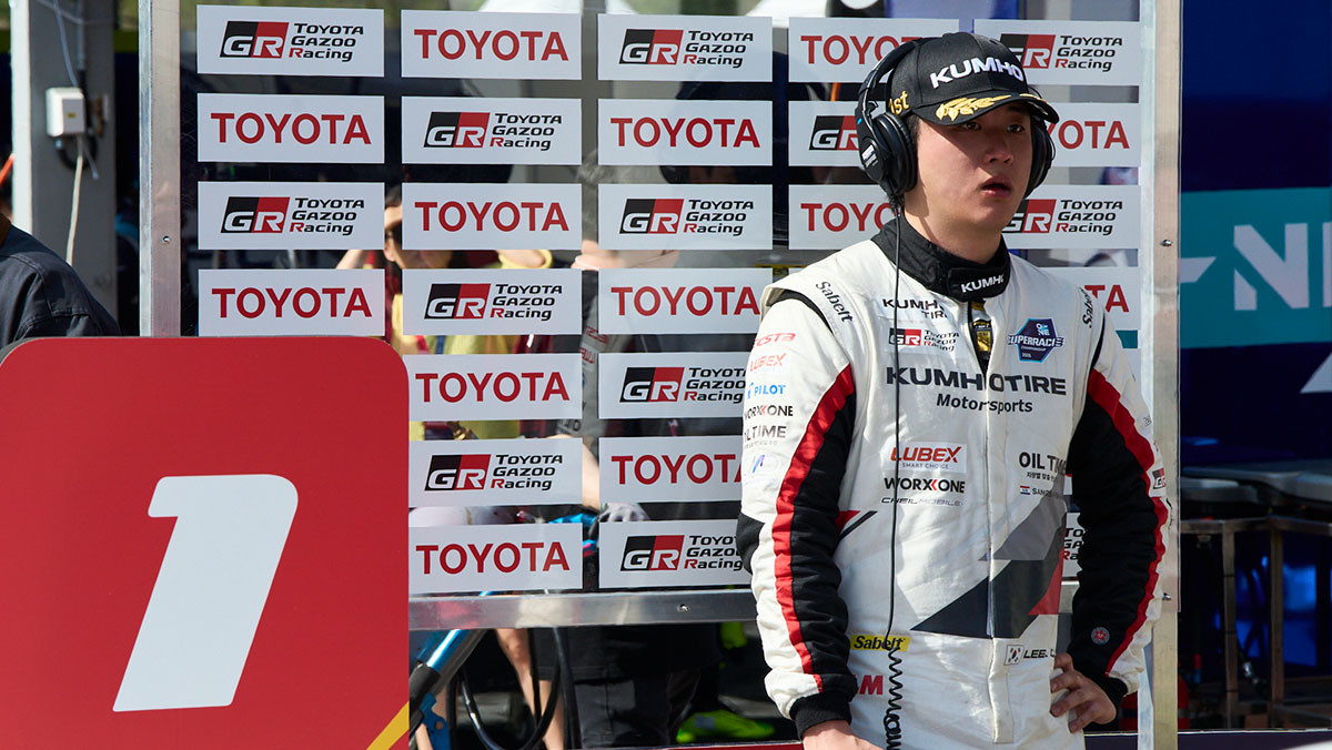 개막전 토요타 가주 레이싱 6000클래스에서 1위를 차지한 금호 SLM 이창욱. / 오네 슈퍼레이스