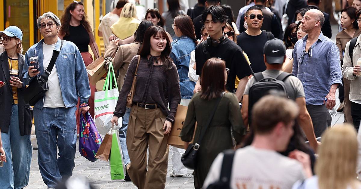 명동 아니었다...외국인 몰린 뜻밖의 ‘서울 이 지역’, 최대 22% 폭등