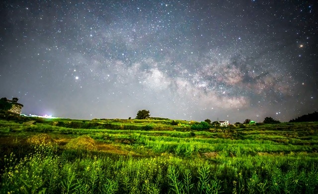 청산도 서편제길에서 촬영한 은하수 / 완도군