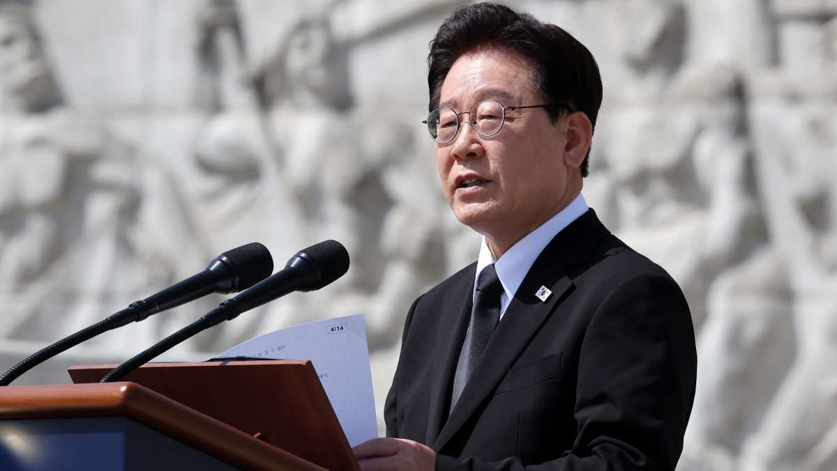 이재명 대통령이 19일 서울 강북구 수유동 국립4·19민주묘지에서 열린 제66주년 4·19혁명 기념식에서 기념사를 하고 있다. / 뉴스1