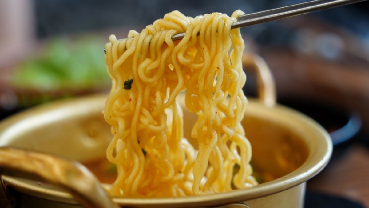 출시 2주 만에 100만개 완판…최초로 순위권까지 들며 일본 열도 뒤흔든 '한국 라면'