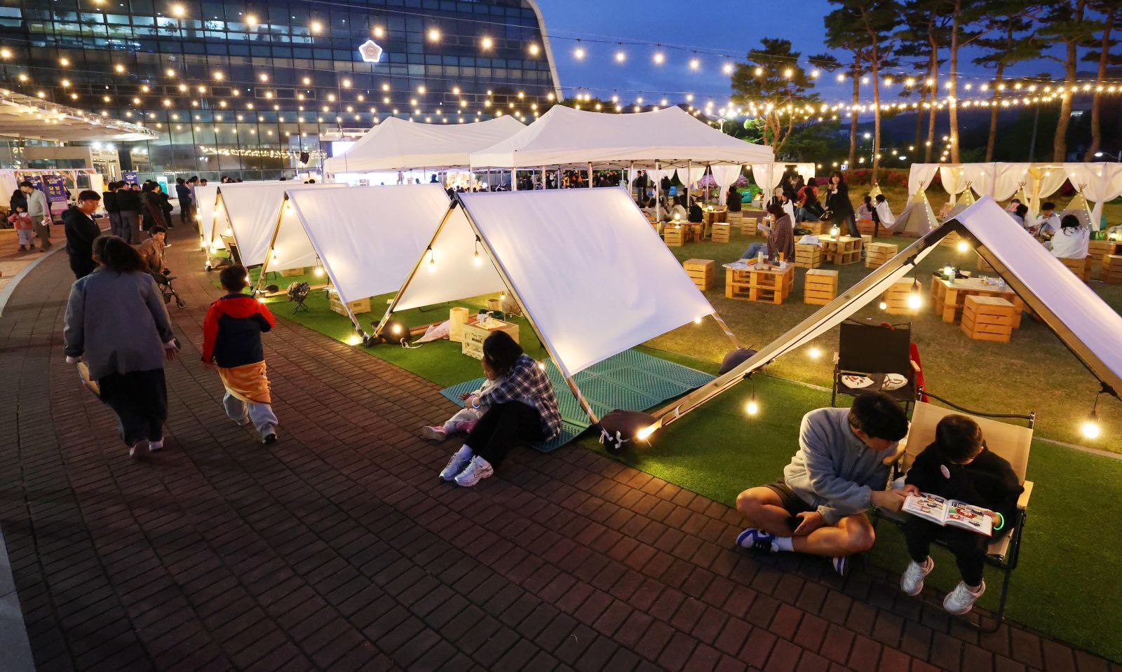 대전 동구 달빛 야외도서관, 2700여 명 발길