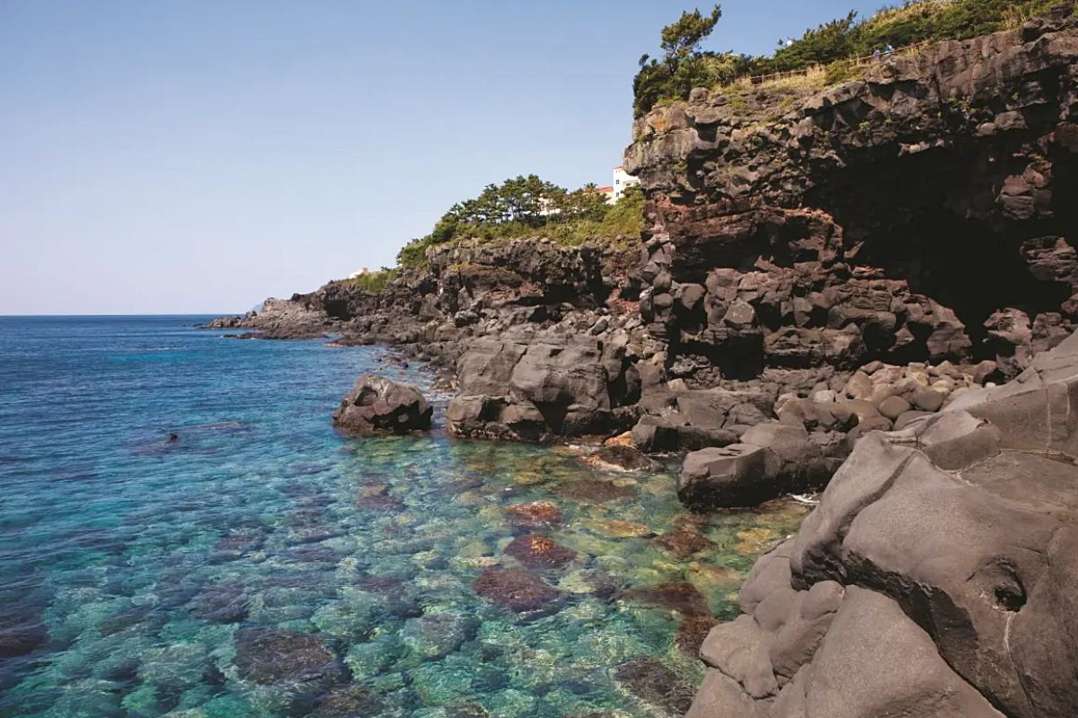 남원 큰엉해안   / VISIT JEJU-제주관광공사 제공